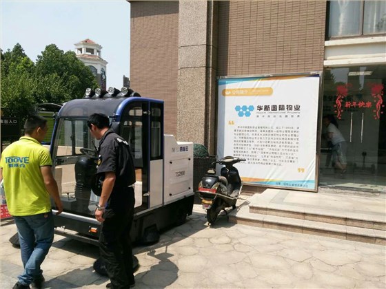 意昂4电动扫地车苏州物业公司应用