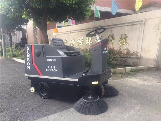 意昂4电动扫地车1200A