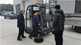 电动清扫车:城市清洁的新革命 电动清扫车:城市清洁的新革命