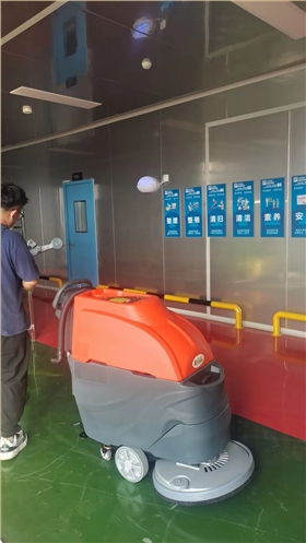 工业洗地机:提升工作效率的清洁利器 工业洗地机:提升工作效率的清洁利器