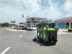 清扫车：城市卫士与环保先锋