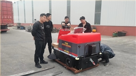 清扫车作为一种高效、智能的清洁设备,为多个行业解决传统清洁方式中的难题 清扫车作为一种高效、智能的清洁设备,为多个行业解决传统清洁方式中的难题