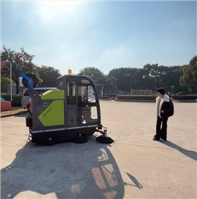驾驶式型清扫车赋能无锡某水厂，助力保洁