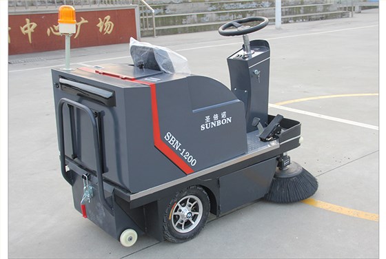 意昂4小型清扫车