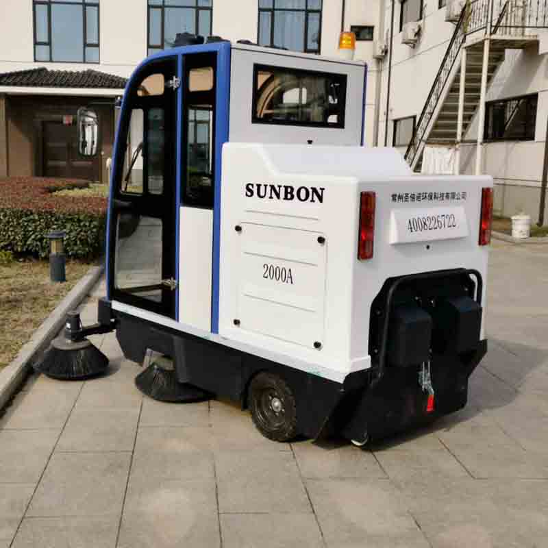 小区、公园广场保洁就用电动扫地车